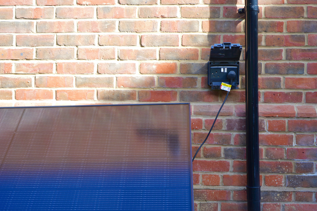 Instagen 2x 435W Solar Panel Kit with Mounting Kit