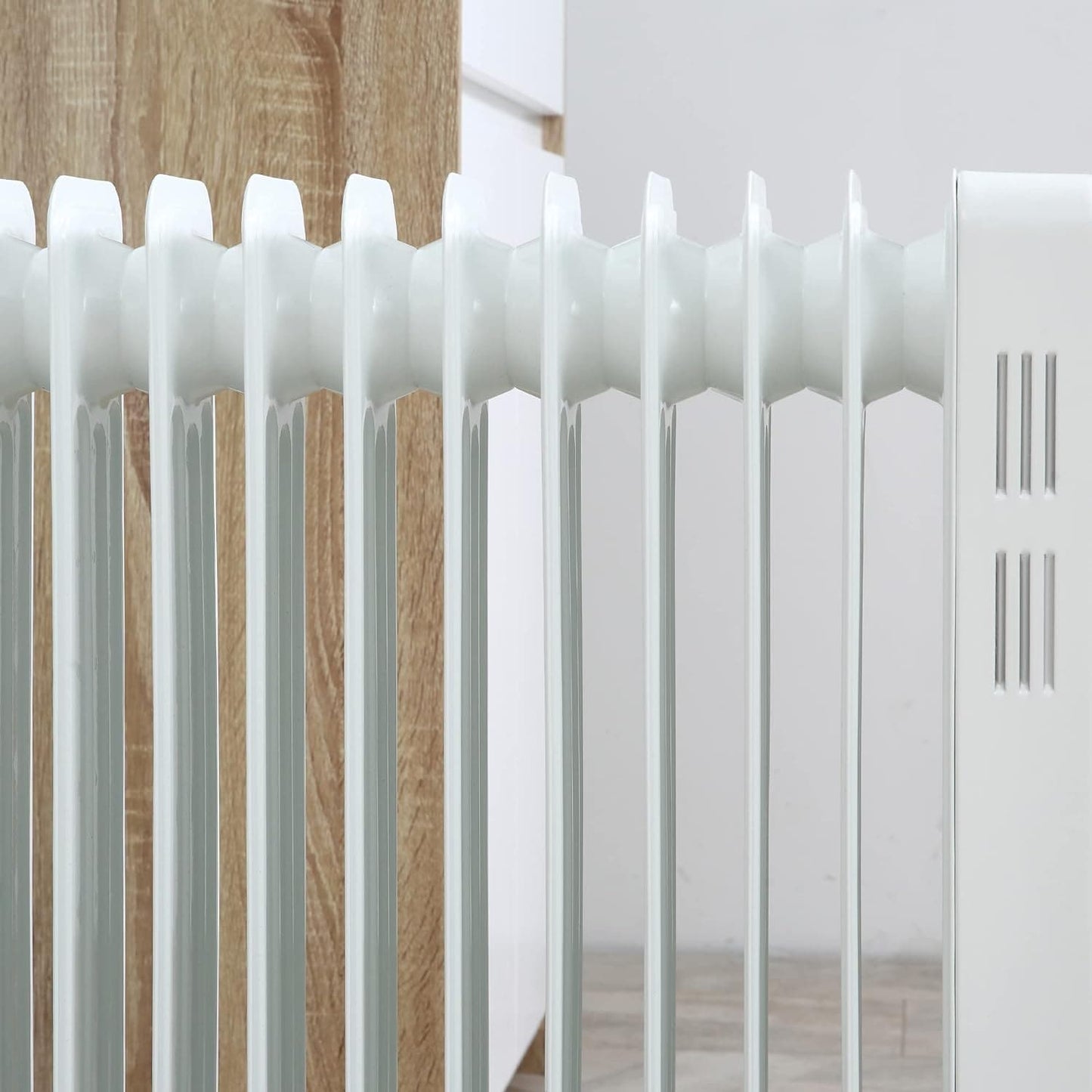 Maplin 11 Fin Portable Oil Filled Radiator with Wheels & 3 Heat Settings - White - maplin.co.uk