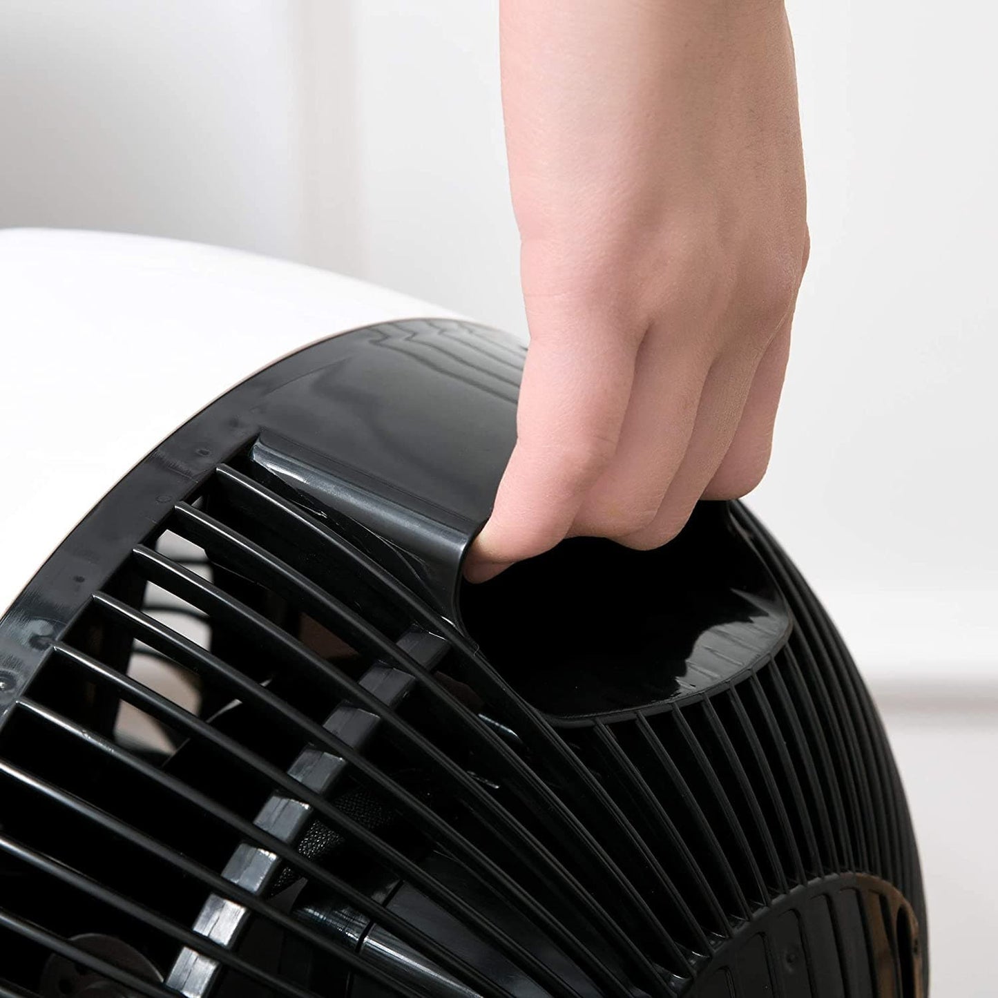 HOMCOM 28'' Oscillating Air Circulator Fan - White - maplin.co.uk