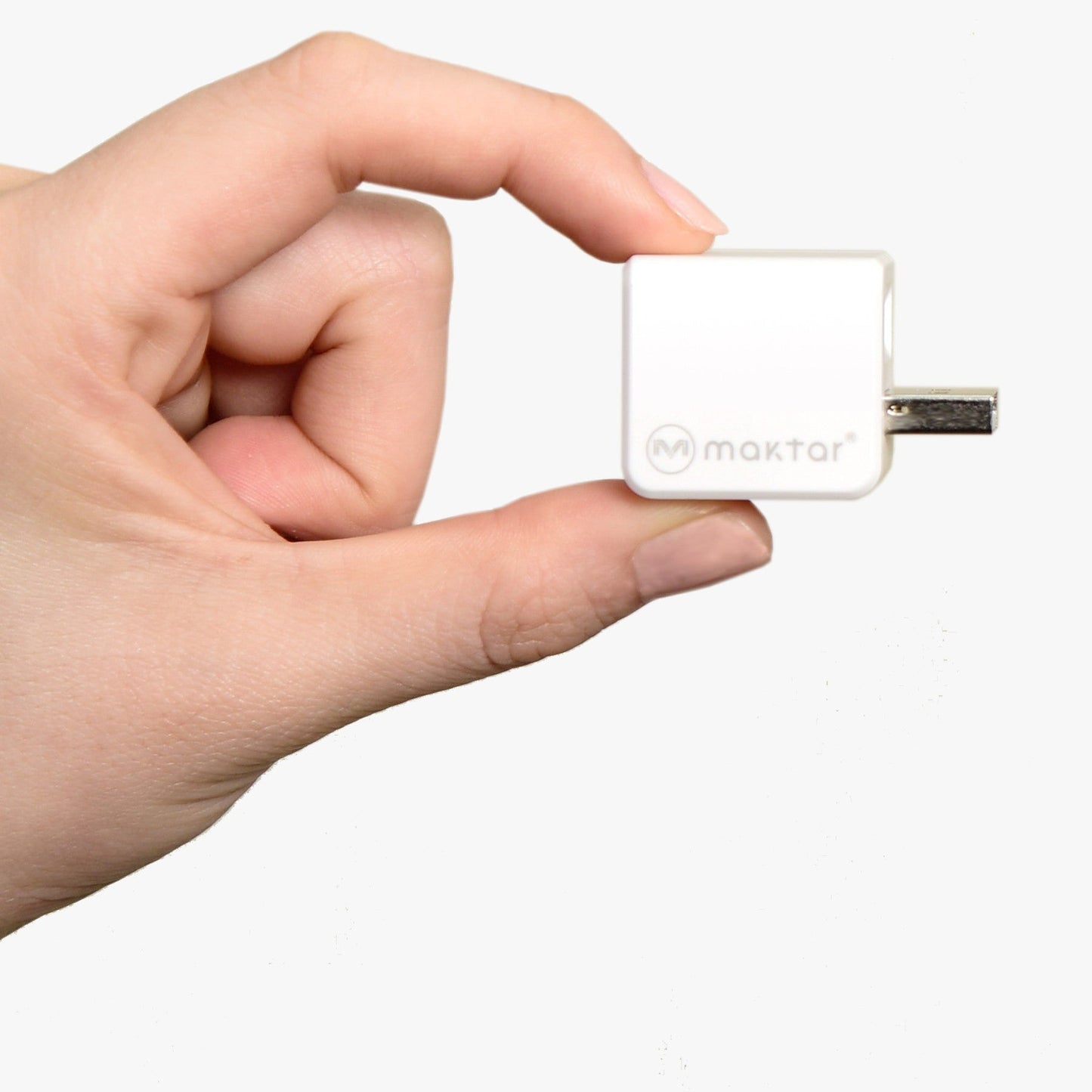 Maplin Qubi Auto Backup & Charging Adapter with MicroSD Card Slot for iPhone & iPad - maplin.co.uk