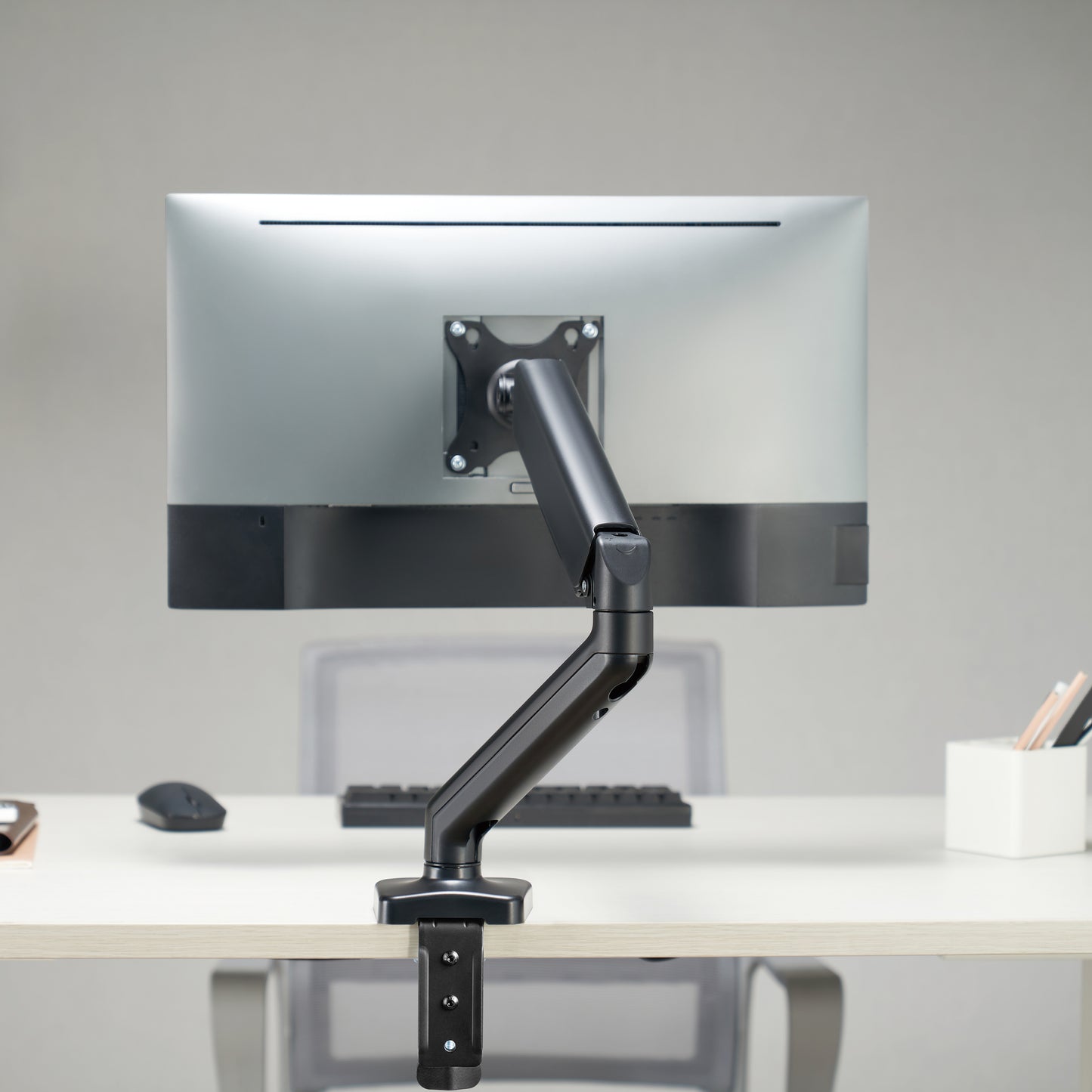 ProperAV TV Wall Bracket (37" - 75" / 45kg Capacity / VESA Max. 600x400) - Black