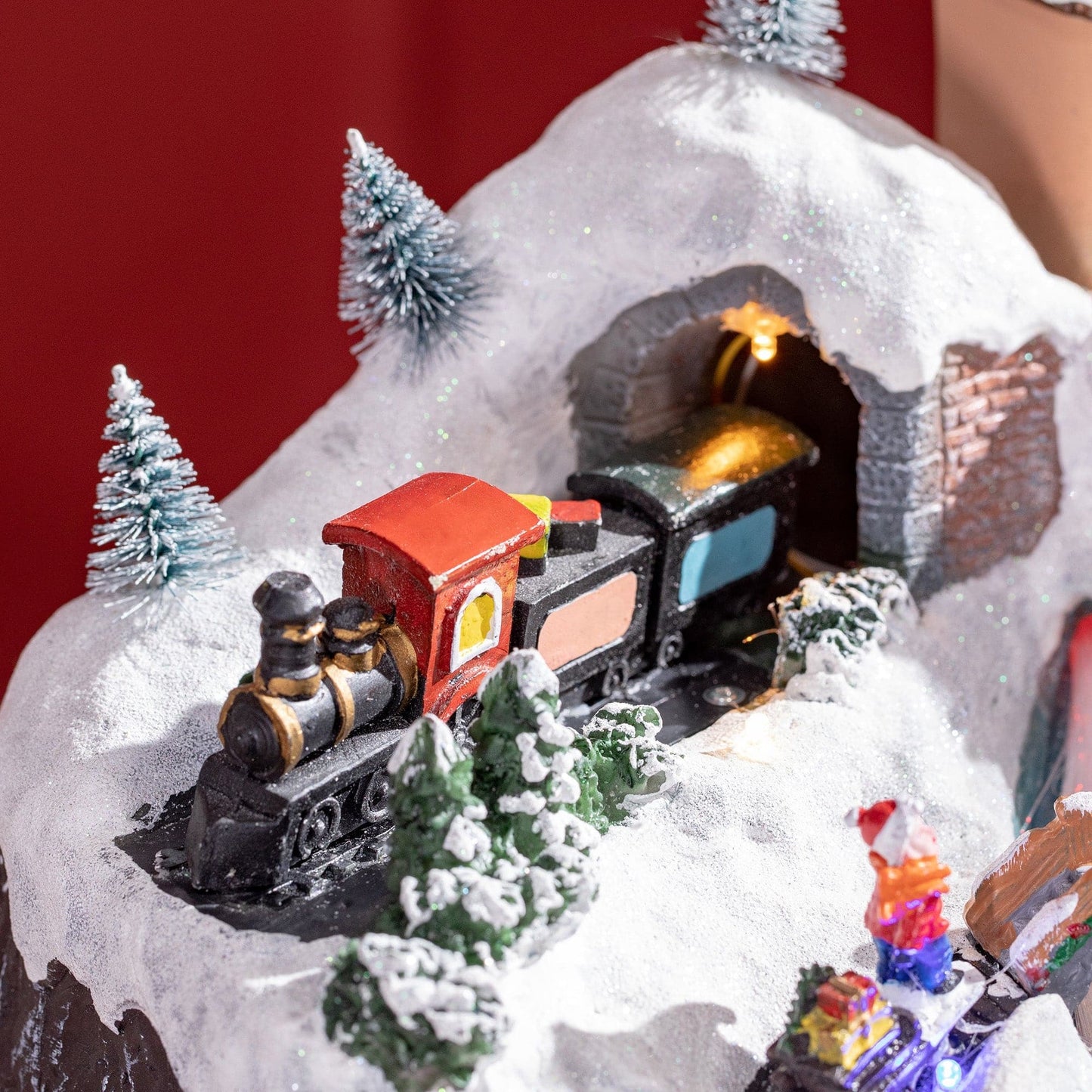 HOMCOM Tabletop Battery-Operated Animated Christmas Village Scene with Music, Lights & Moving Train - maplin.co.uk