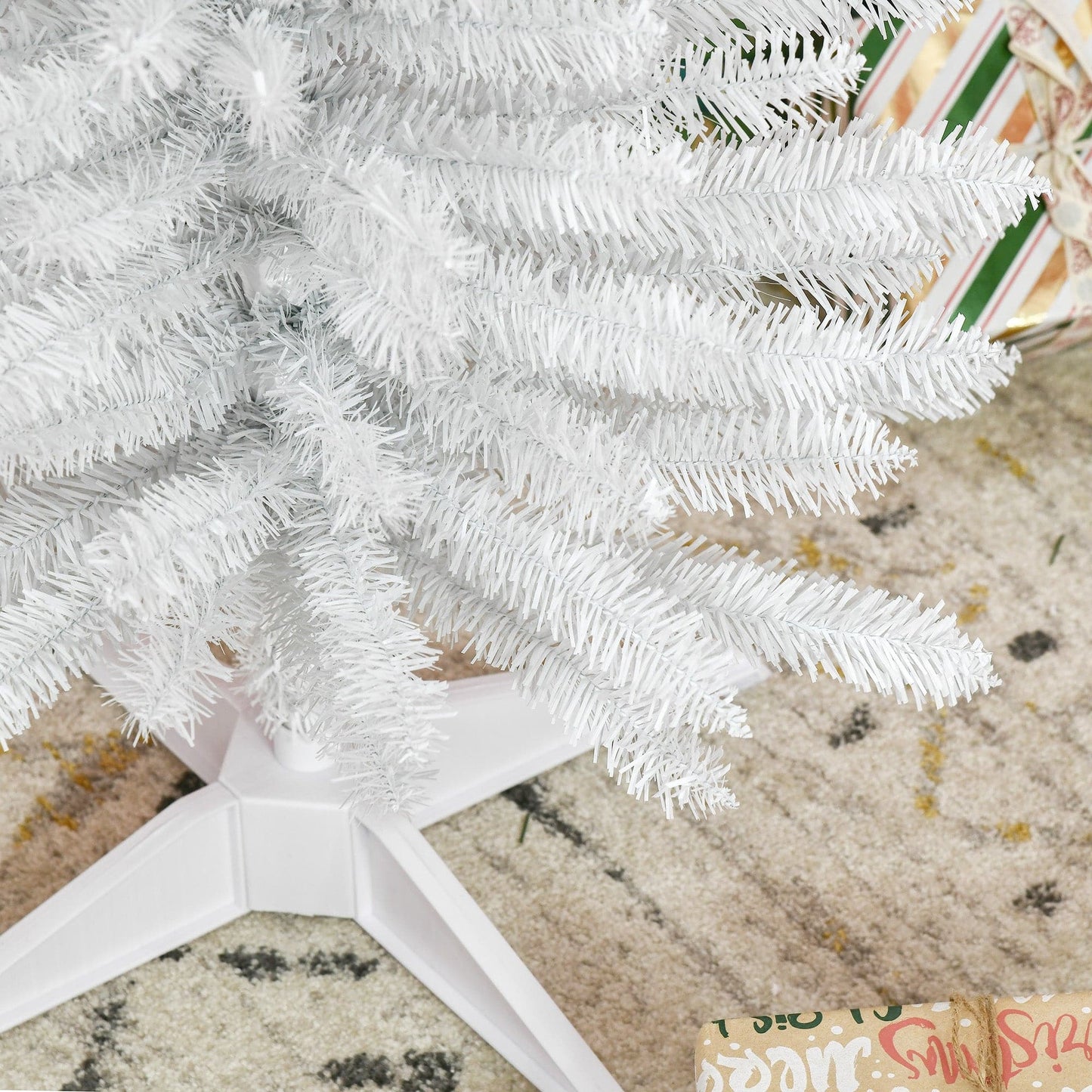 HOMCOM 5ft Artificial Pine Pencil Slim Tall Christmas Tree with Stand - White - maplin.co.uk