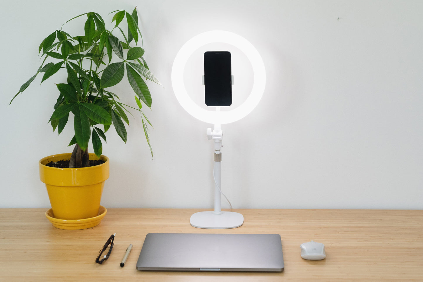 Kodak 10" Desk LED Ring Light for Selfies, Videos & Online Conferencing