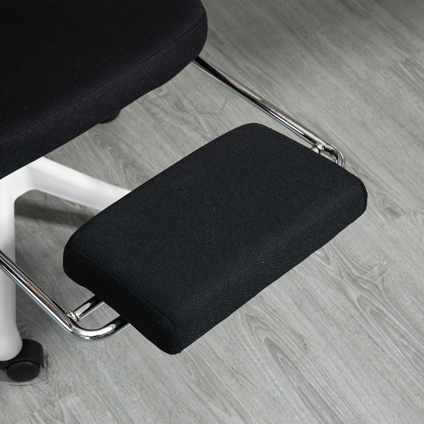 ProperAV Extra Ergonomic Reclining Adjustable Mesh Office Chair with Adjustable Headrest, Lumbar Support & Footrest - Black - maplin.co.uk