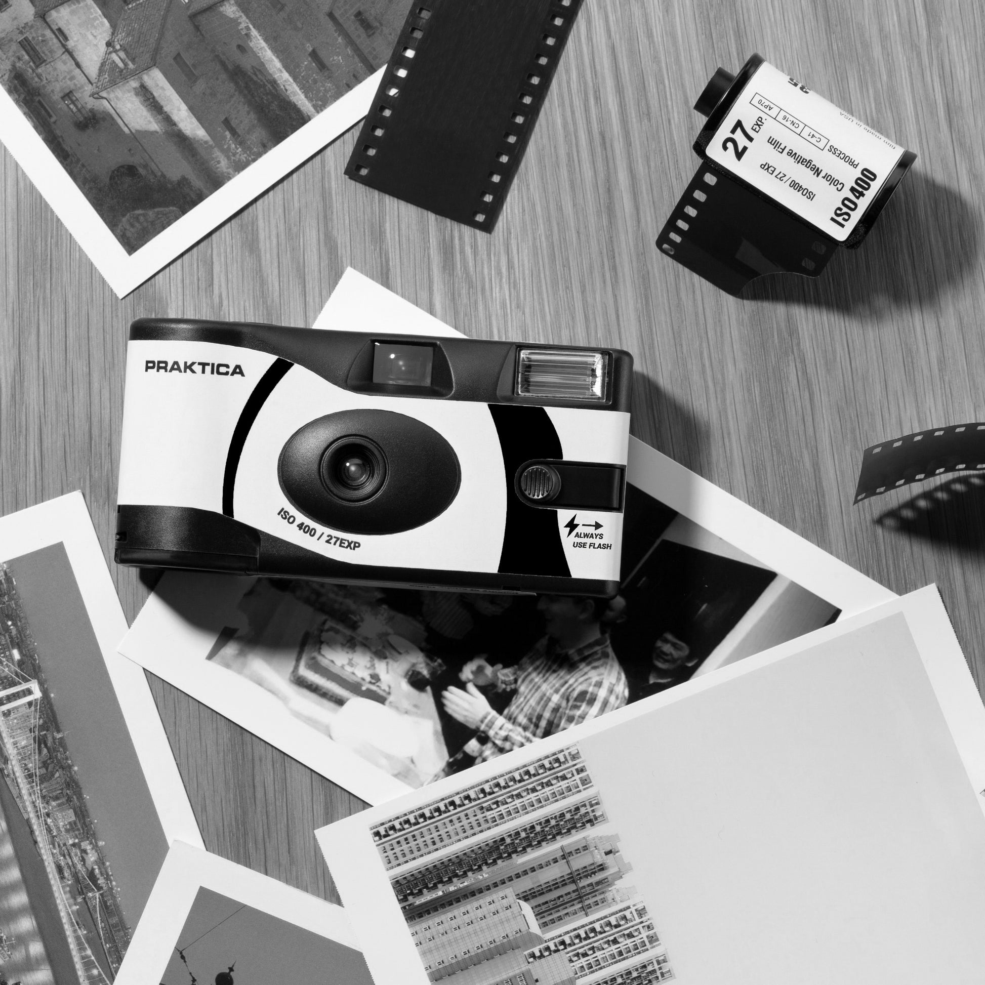 Praktica 35mm Single Use Disposable Film Camera with Flash - Black & White Film