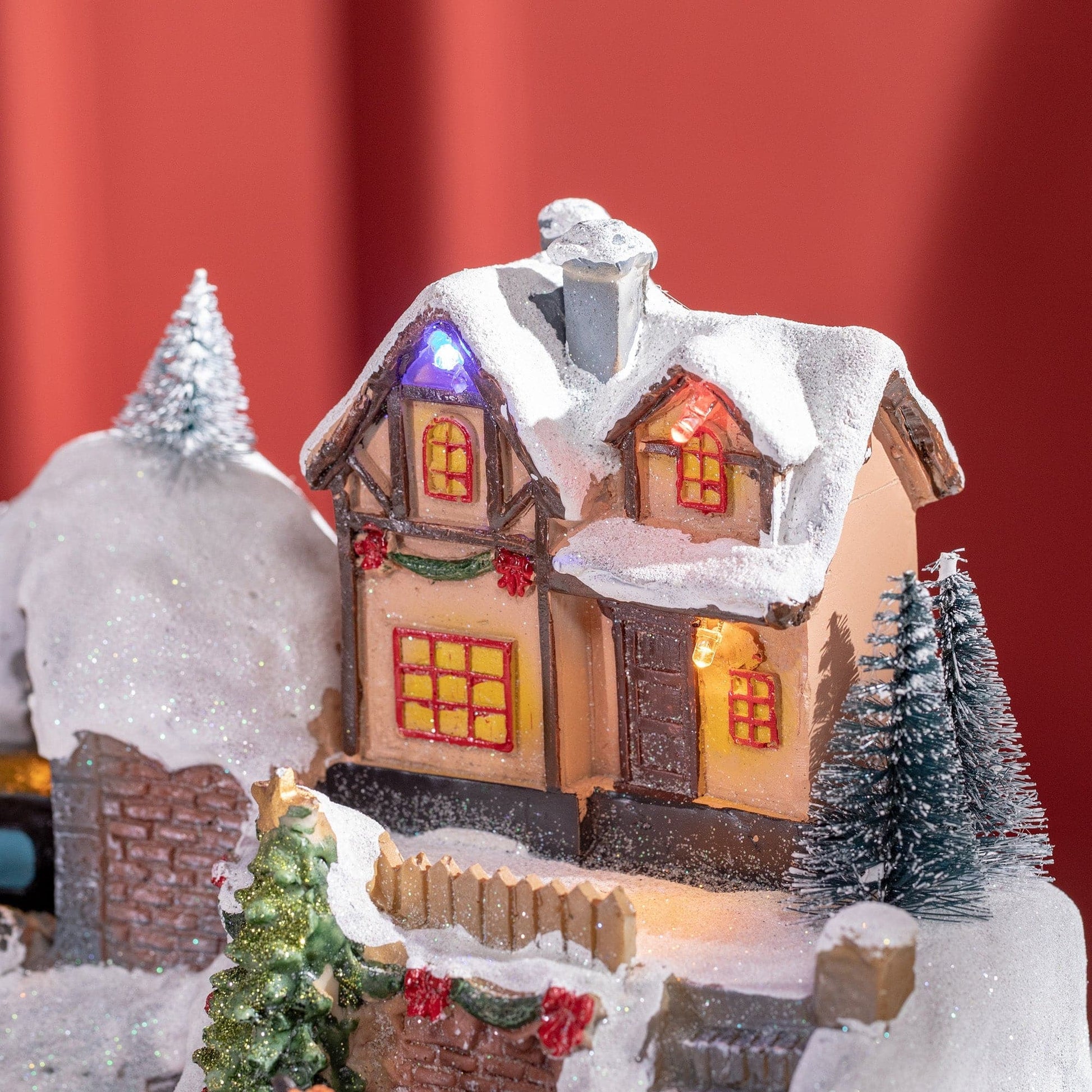 HOMCOM Tabletop Battery-Operated Animated Christmas Village Scene with Music, Lights & Moving Train - maplin.co.uk