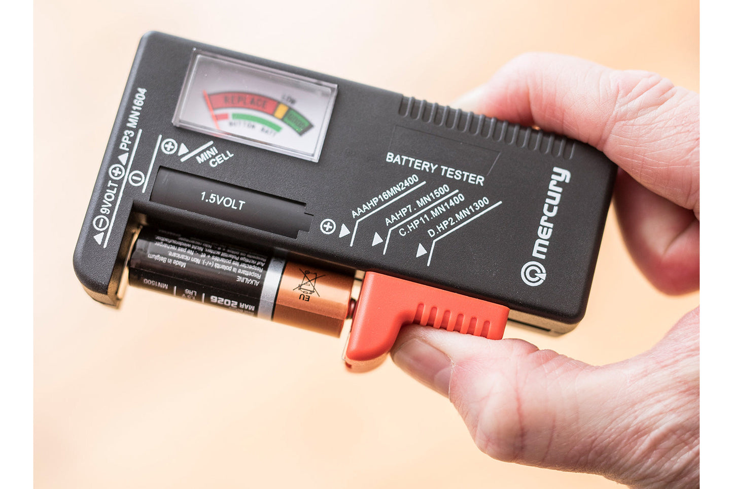 Maplin Mercury Universal Analogue Battery Tester for AA, AAA, C, D, 9V PP3 & Coin Button Cells - maplin.co.uk