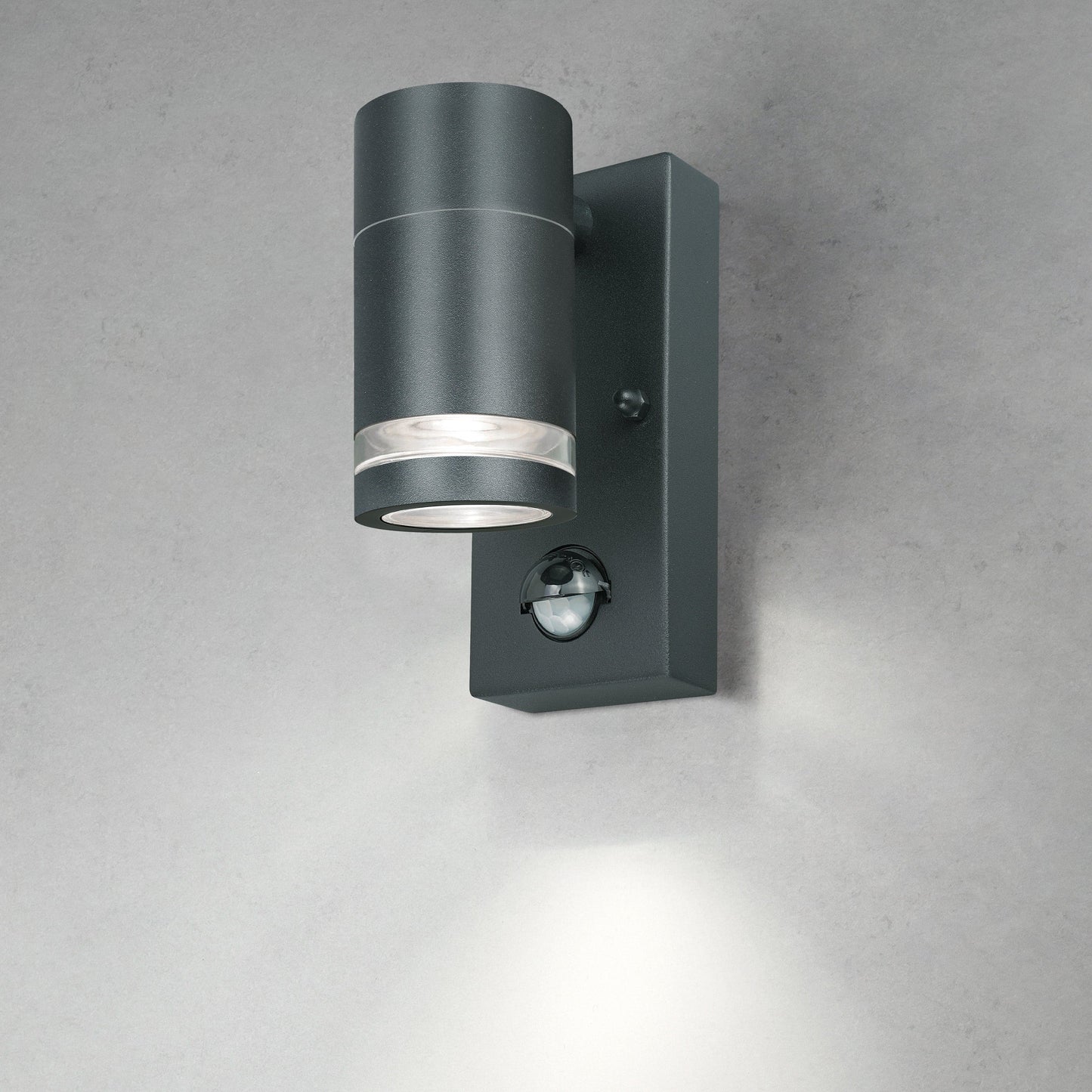 4lite Marinus GU10 Single Direction Outdoor Wall Light with PIR - Anthracite - maplin.co.uk