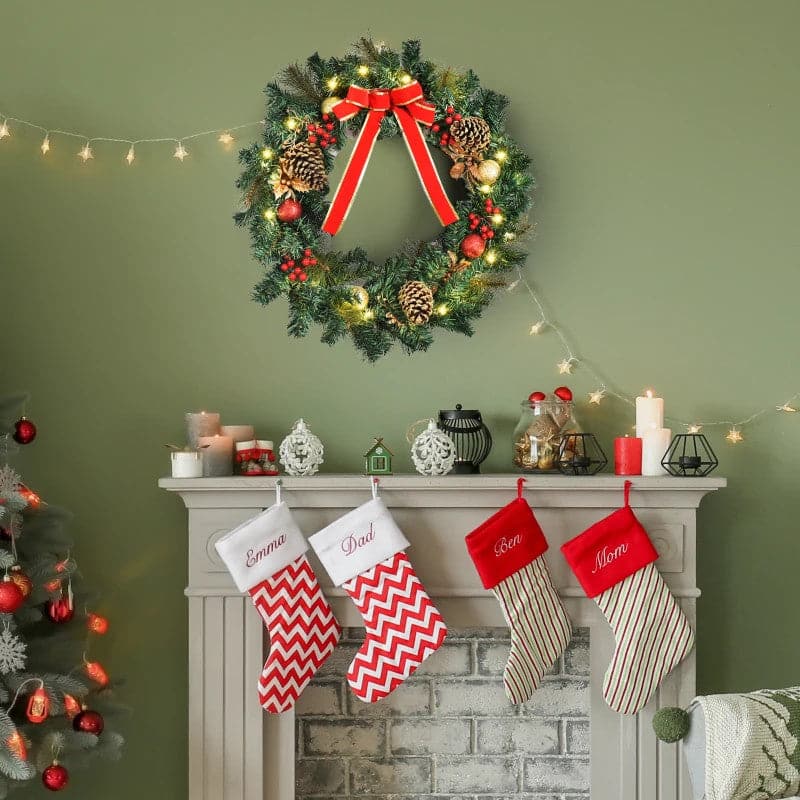 HOMCOM 60cm Pre-Lit LED Artificial Christmas Door Wreath - maplin.co.uk