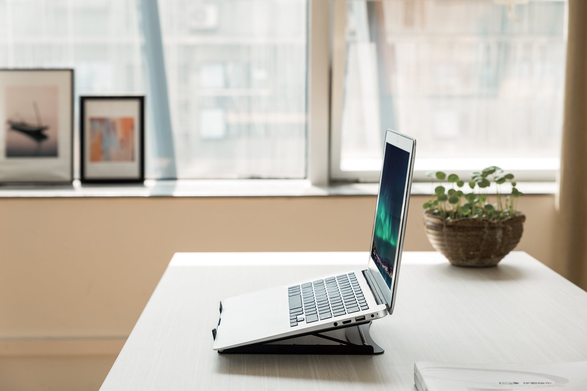 ProperAV Adjustable Laptop / Tablet Stand - maplin.co.uk